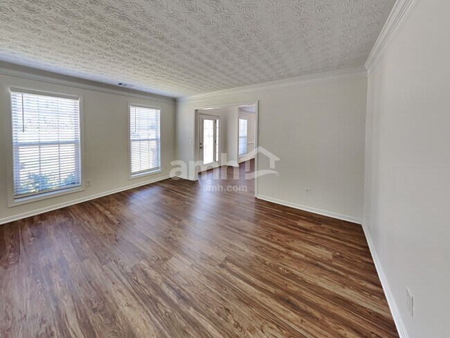 Building Photo - 169 Maxton Ave