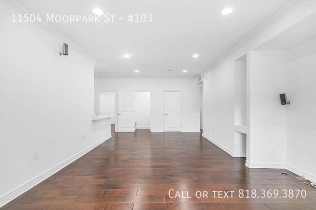 Building Photo - 11504 Moorpark St