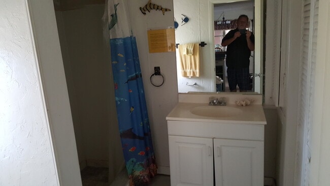 MIL 2 Bedroom- Bathroom - 13972 W Ozello Trl