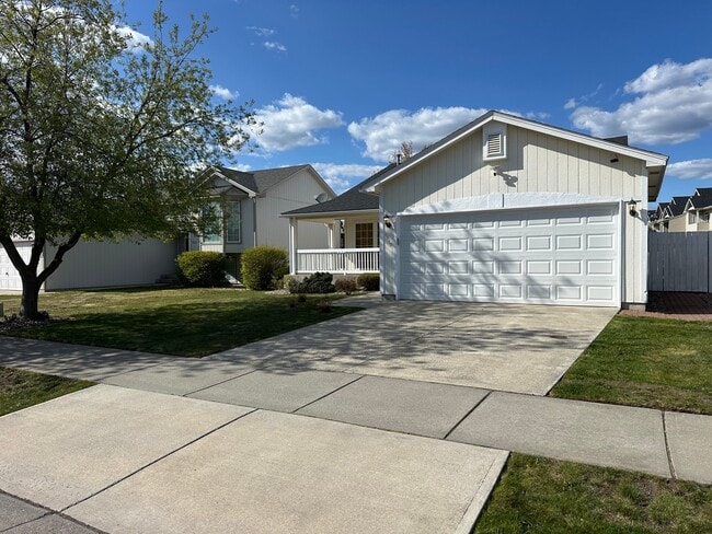 Building Photo - 1517 E Calkins Dr