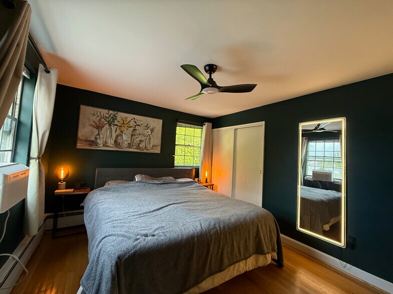 Building Photo - 1011 Montgomery Ave