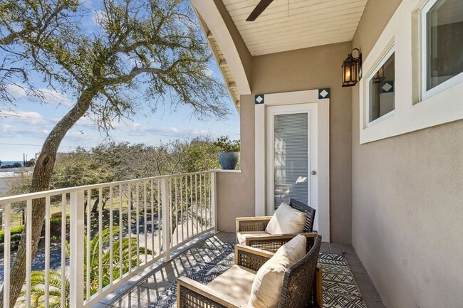 Building Photo - Steps to the Ocean! 3/3, 2198sq', Ocean View, Furnished