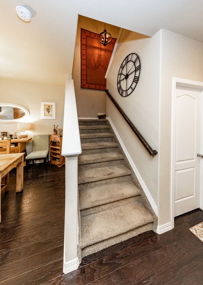 Building Photo - Gorgeous Gold Hills Mesa 2 Bedroom