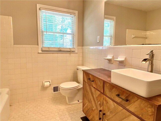 Building Photo - 97 Brookhaven Dr