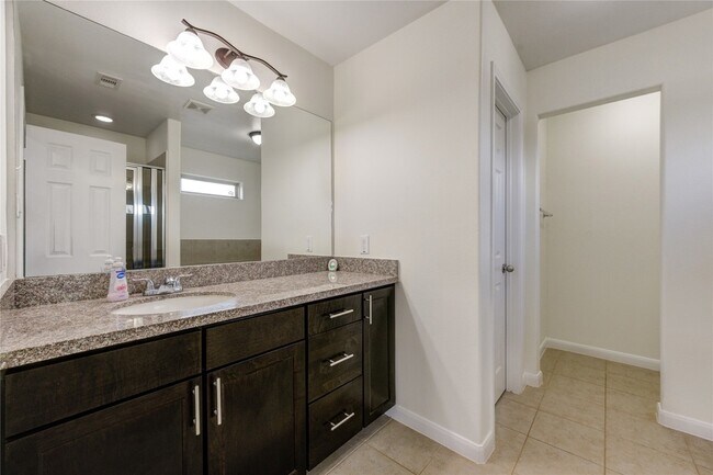 Building Photo - 17021 Wilthorne Gardens Ct