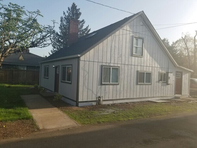 Building Photo - 2741 SE 141st Ave