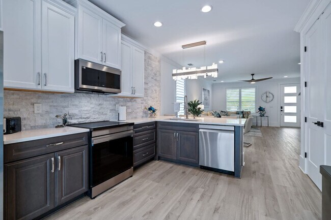 Building Photo - 5484 3rd St