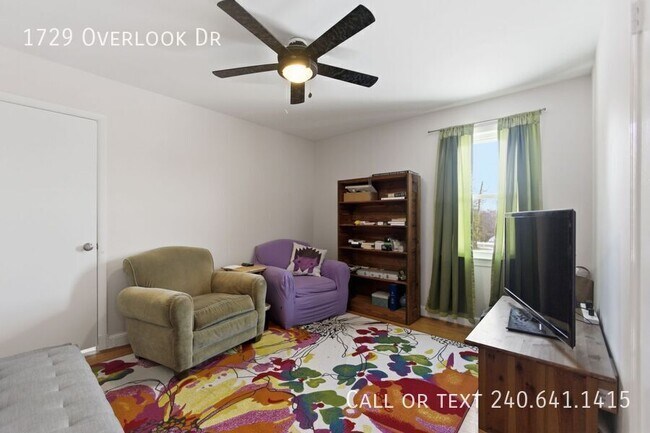 Building Photo - 1729 Overlook Dr