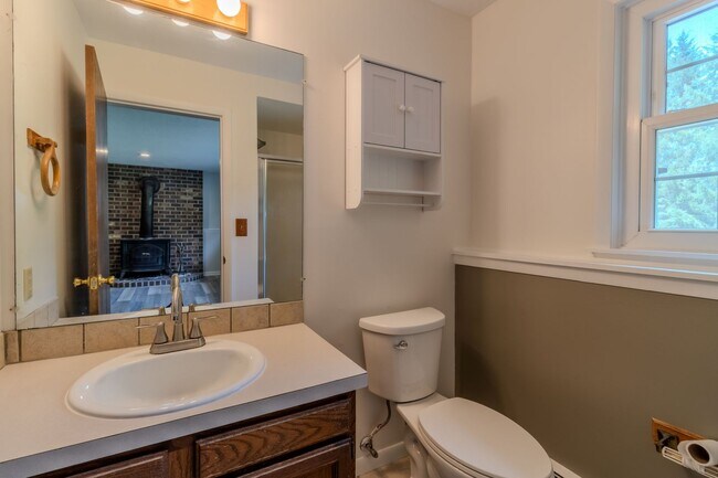Building Photo - Price Improvement! Sweet Serene Silver Lake