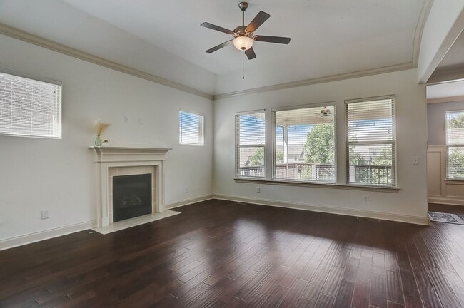 Building Photo - Beautiful 5-bedroom rental home in the hig...