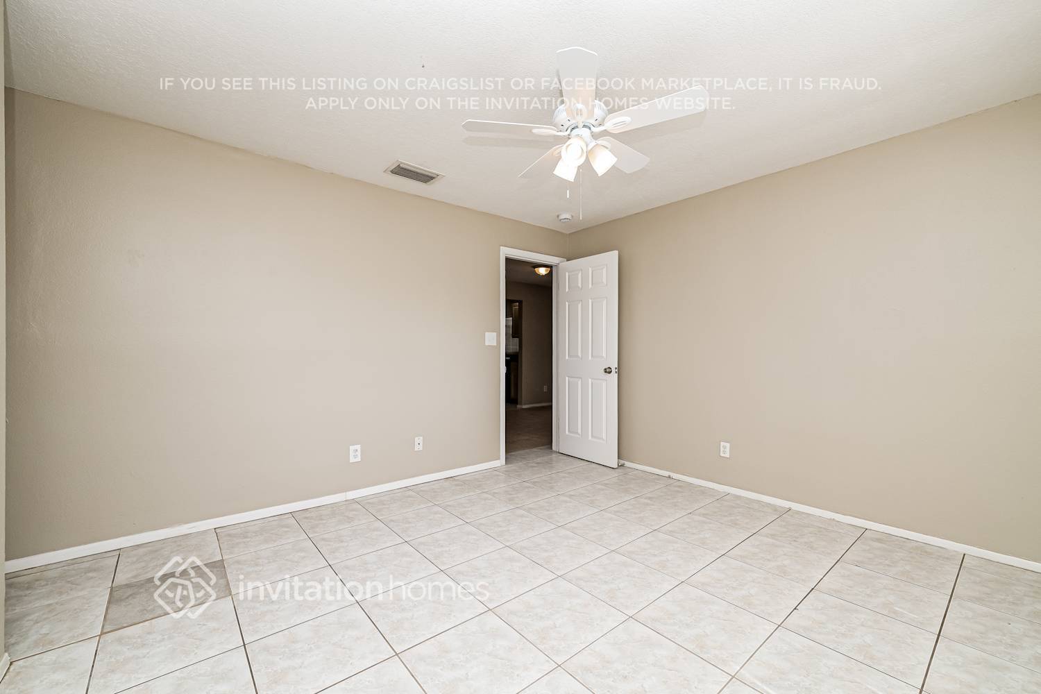 Building Photo - 130 NE Madison Cir N