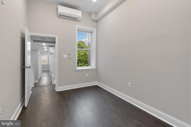 Building Photo - 624 N 35th St