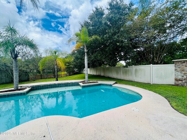 Building Photo - 9332 Beresford Ct