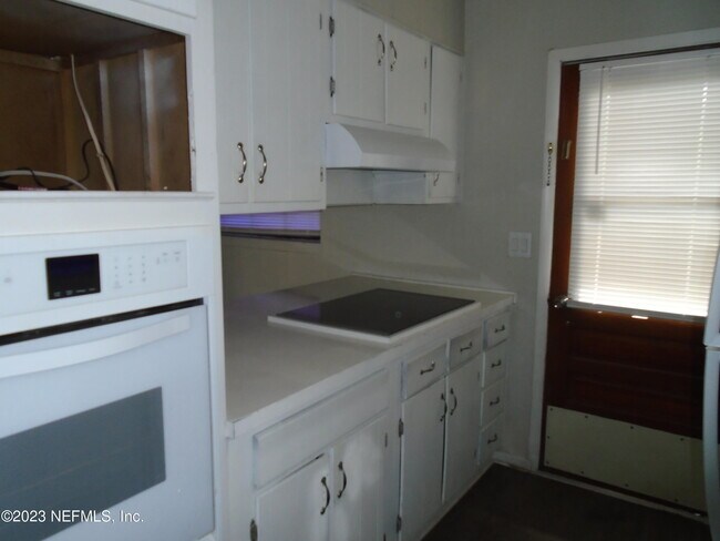 Building Photo - 1404 Morgana Rd