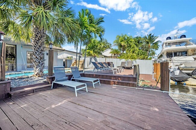 Building Photo - 1030 SW 14th Terrace