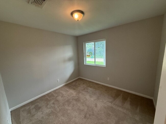 Building Photo - 6534 Lodgepole Rd