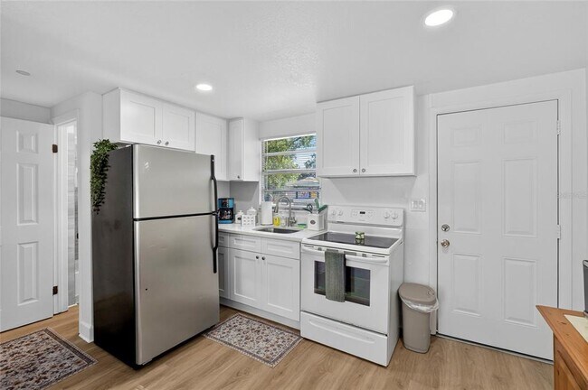 Building Photo - 4214 W Ohio Ave