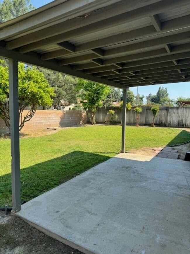 Building Photo - 3408 Kapral Way