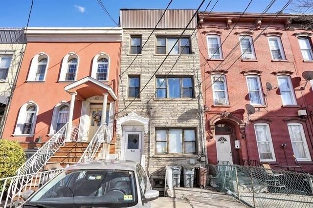 Building Photo - 510 New York Ave