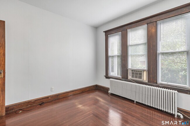 Building Photo - 66 Brownell St
