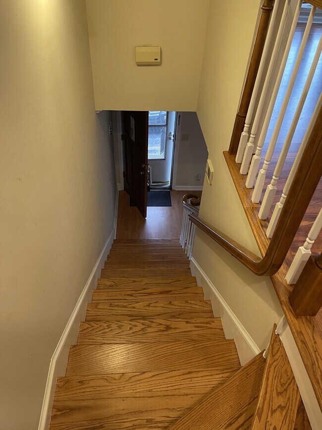 Building Photo - 2629 Blakemore Ave