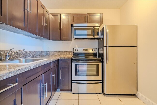 Building Photo - 482 NW 165th St