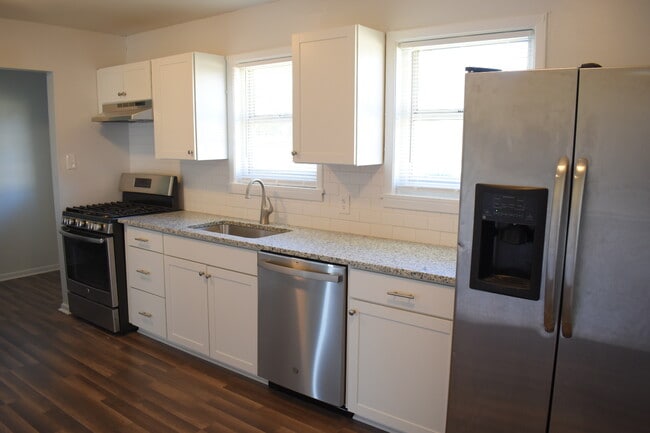 Building Photo - 1301 Kornegay Ave