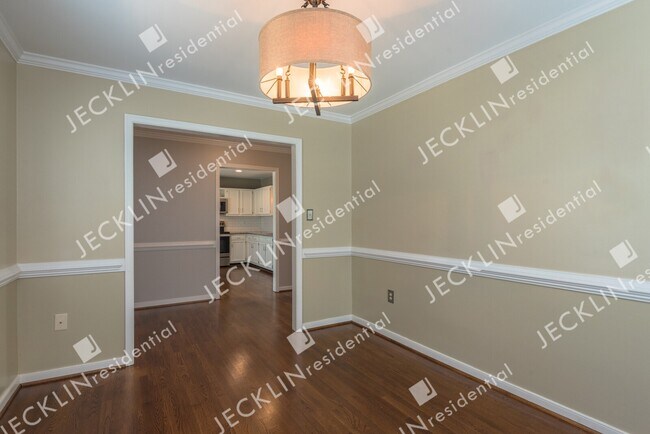 Building Photo - 2329 Horsley Dr