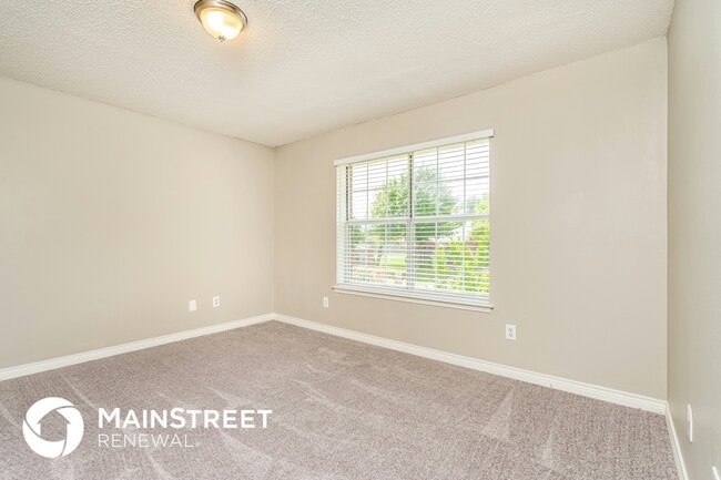 Building Photo - 7006 Cottonwood Cir