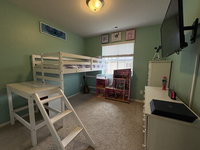 Building Photo - 325 Watercress St