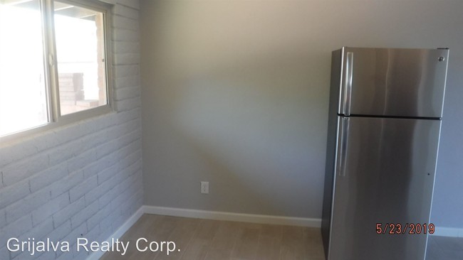 Building Photo - 963 E Graybill Dr