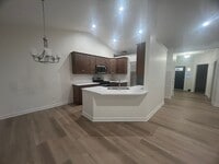 Building Photo - 2 Bedroom Duplex