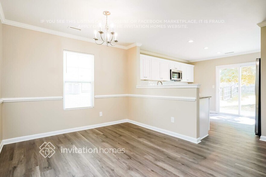 Building Photo - 2406 Ferdinand Dr
