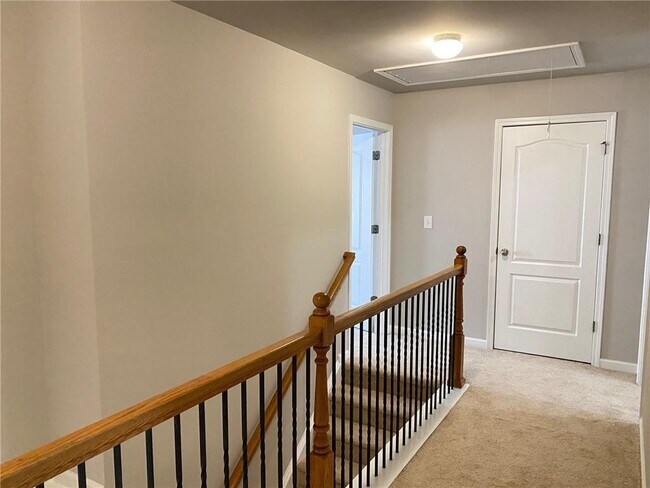Building Photo - 1664 Oakbrook Lake Dr NW
