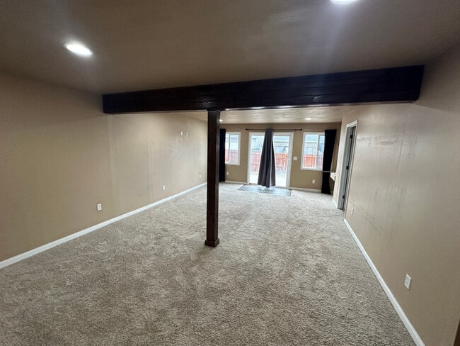 Building Photo - 520 Persons Rd