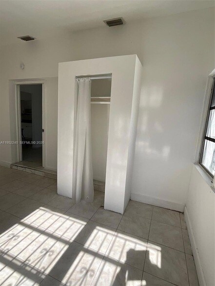 Building Photo - 1160 NE 200th Terrace