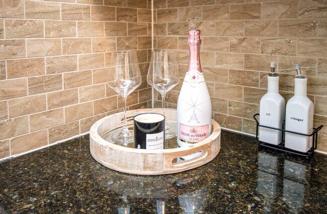 Building Photo - 2617 Yale St