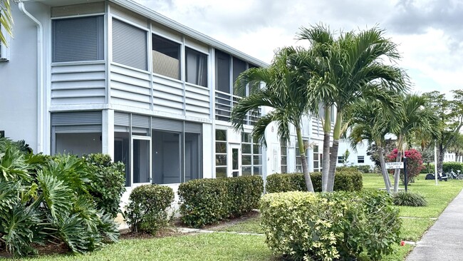 Building Photo - 361 Tilford Q