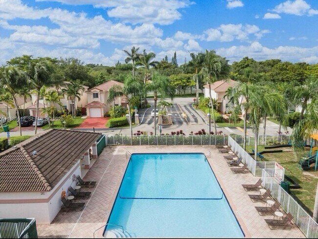 Building Photo - 15022 SW 143rd Terrace