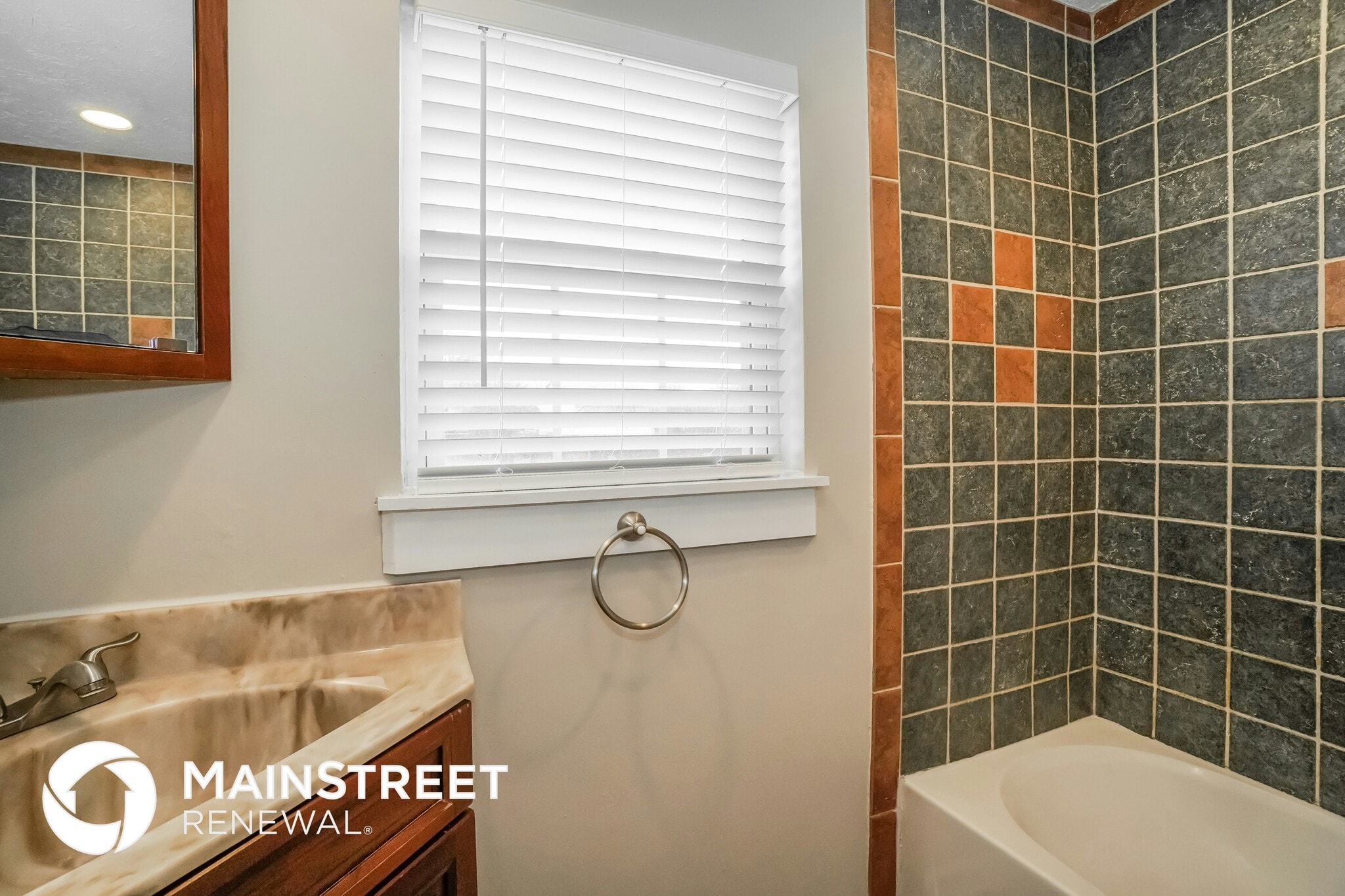 Building Photo - 174 Lincolnshire Rd