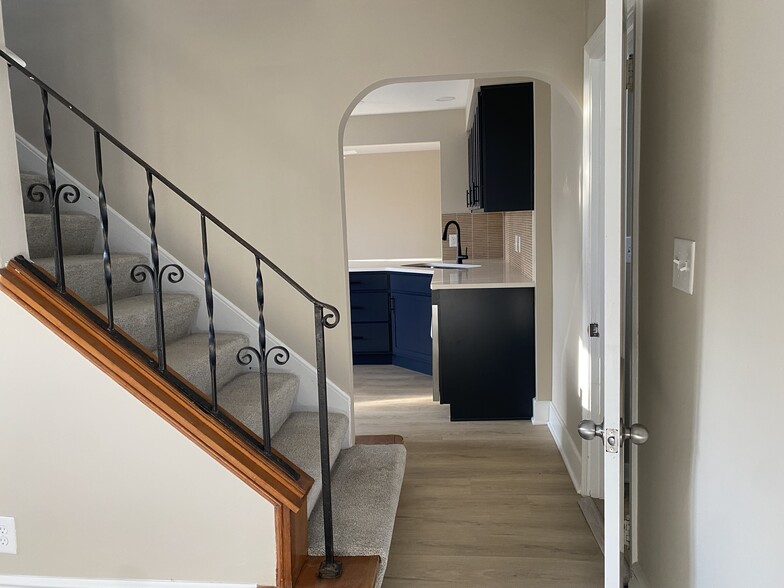 Building Photo - 1975 Coltman Rd