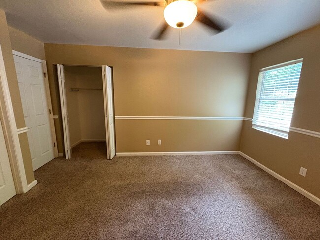 Building Photo - 2 Bed 2 Bath Condo Near Cherry Park