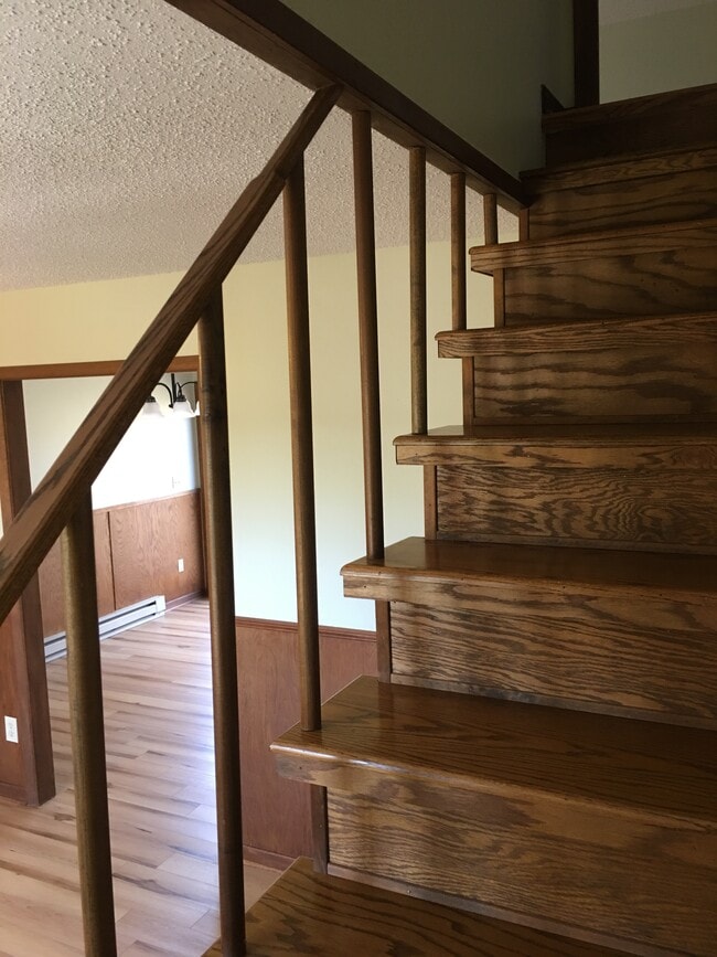 Building Photo - 32 Cedar Hill Ln