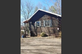 Building Photo - 536 Henderson Rd