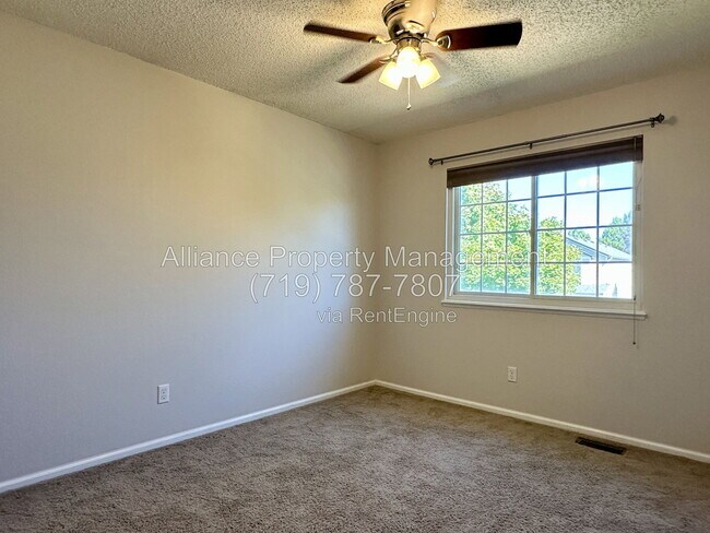 Building Photo - 965 Piros Dr