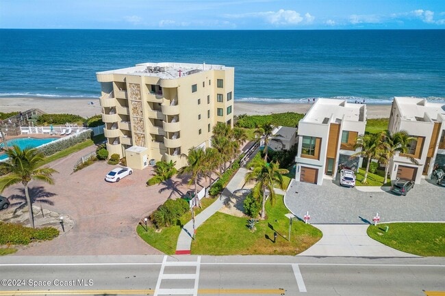 Building Photo - 225 Strand Dr
