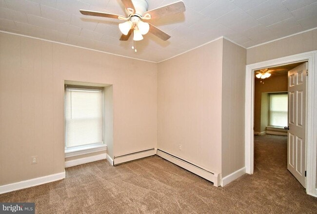 Primary Photo - 563 King St