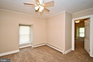 Building Photo - 563 King St