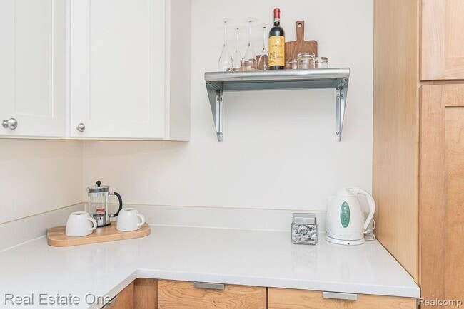 Building Photo - 2392 W Auburn Rd