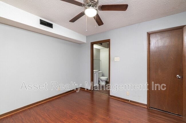 Building Photo - 9124 Woodpark Ln NW